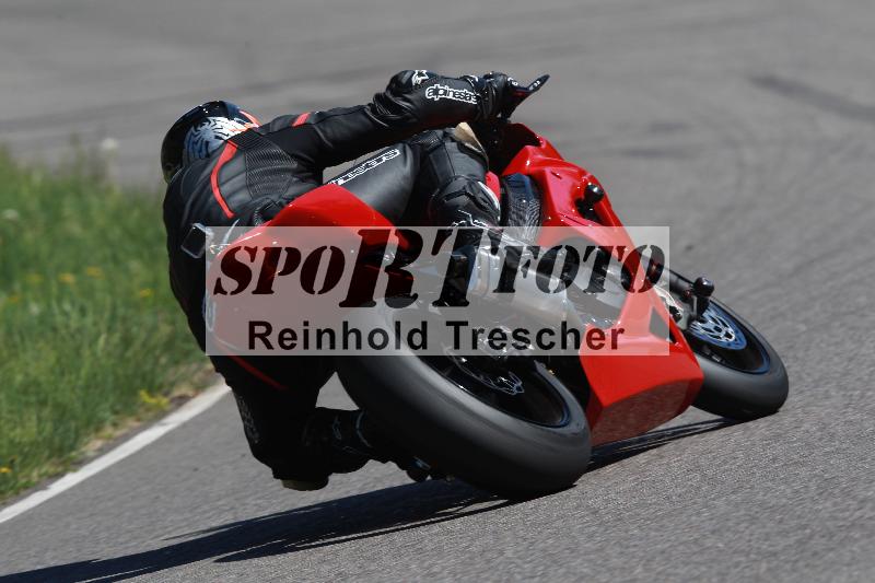 /Archiv-2022/07 16.04.2022 Speer Racing ADR/Gruppe gelb/backside